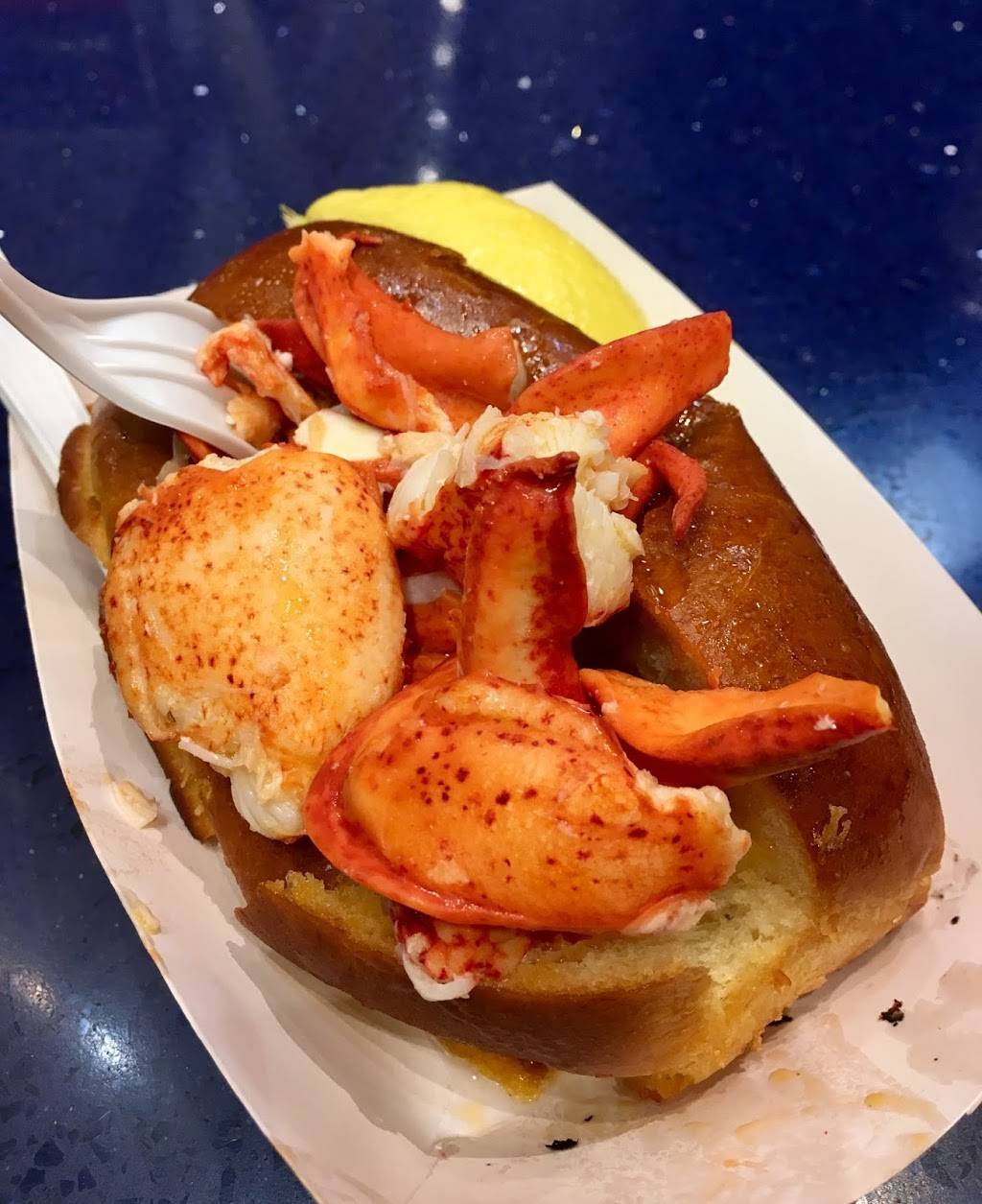 Boston & Maine Fish Co | restaurant | 200 S Market St, Boston, MA 02109, USA | 6177234111 OR +1 617-723-4111