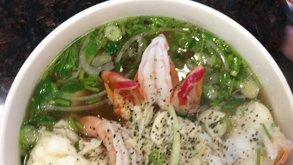 Phở All Seasons | restaurant | 1311 E Euclid Ave, Des Moines, IA 50316, USA | 5153301840 OR +1 515-330-1840