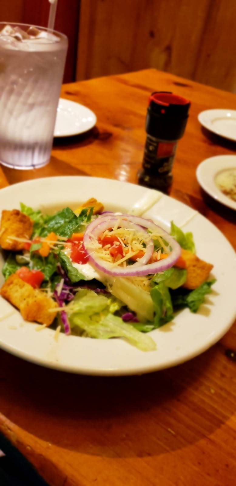 Johnny Carinos Italian | restaurant | 7900 S Walker Ave, Oklahoma City, OK 73139, USA | 4056324605 OR +1 405-632-4605