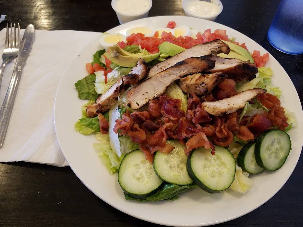 E.L.F. Grill | restaurant | 102 8th St, Dacono, CO 80514, USA | 7203795690 OR +1 720-379-5690