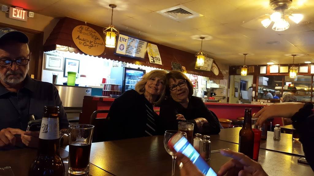 Al & Leda Pizzeria | restaurant | 325 W Everett St, Dixon, IL 61021, USA | 8152843932 OR +1 815-284-3932