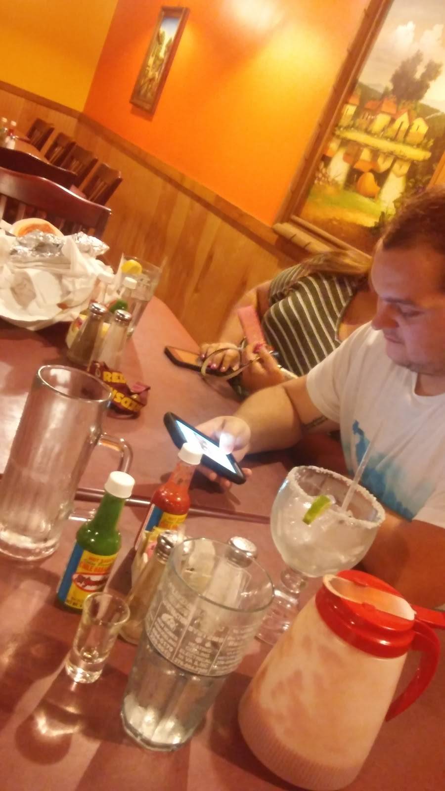 El Rancho | restaurant | 119 N Main St, Stuart, VA 24171, USA | 2766948555 OR +1 276-694-8555