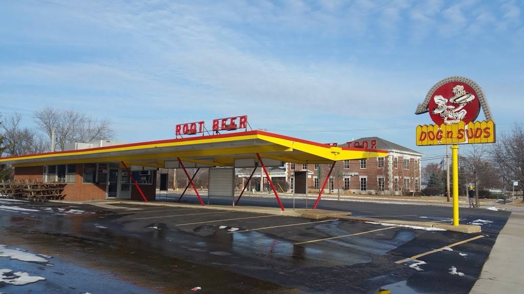 Dog N Suds Drive-in | restaurant | 454 Center St, Grayslake, IL 60030, USA | 8472234601 OR +1 847-223-4601