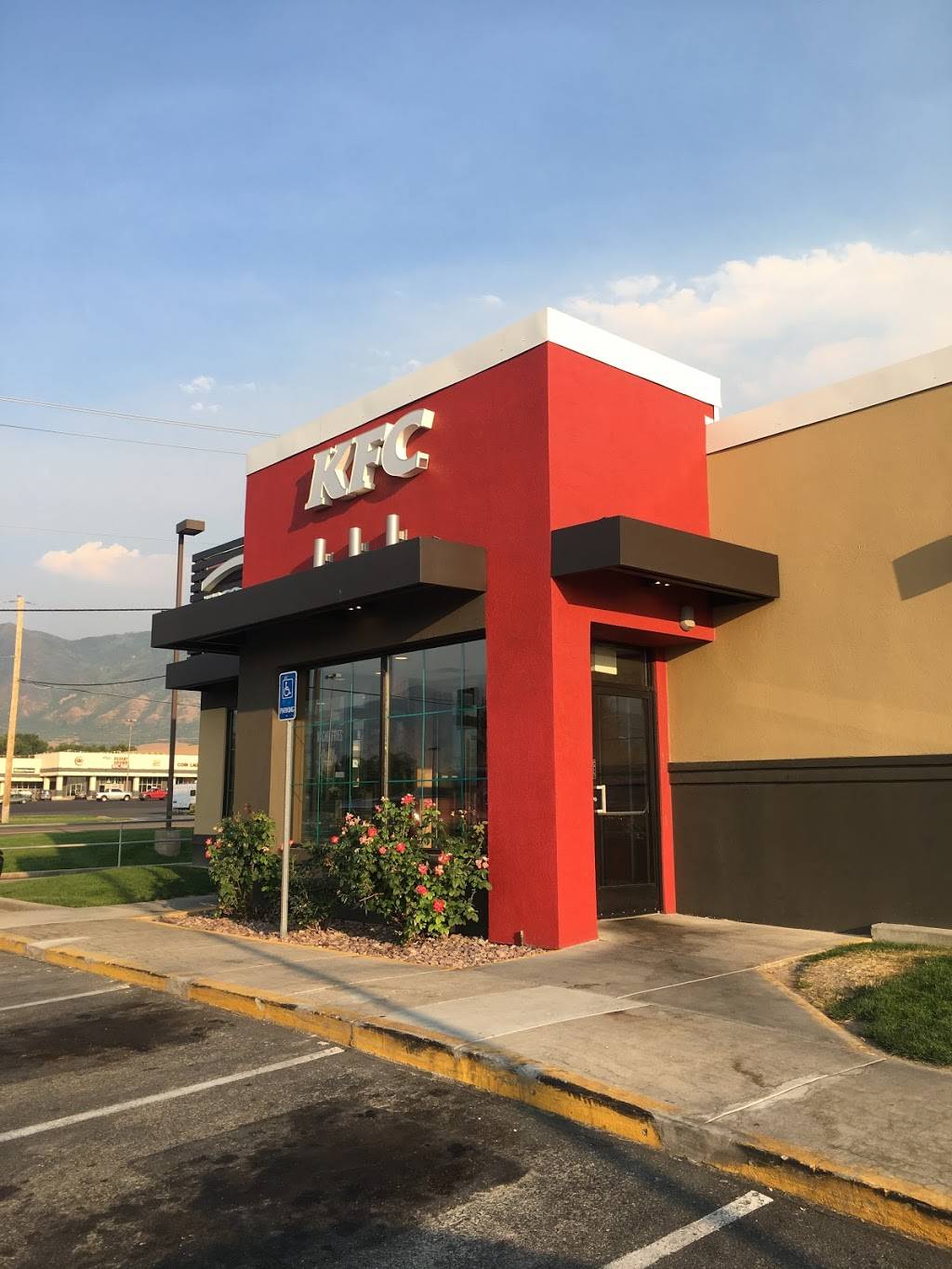 KFC | restaurant | 737 N Main St, Tooele, UT 84074, USA | 4358827887 OR +1 435-882-7887