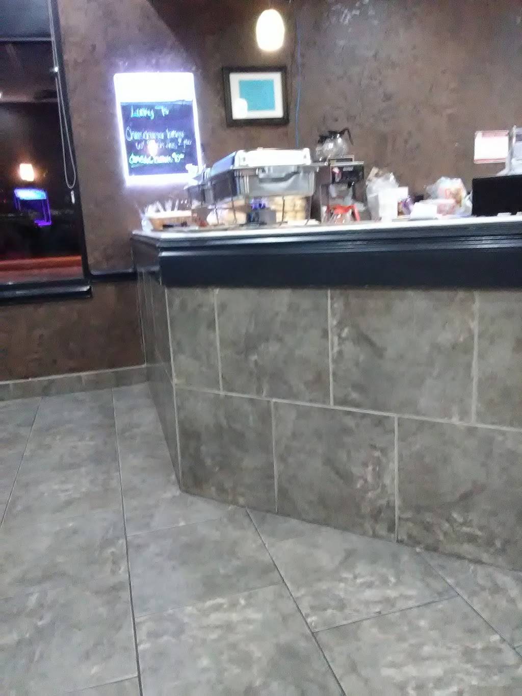 Lucky 7s Bar | restaurant | 1804 S Hershey Rd Suite 10, Bloomington, IL 61704, USA | 3098083183 OR +1 309-808-3183