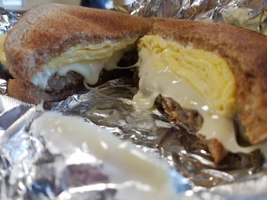 New Town Restaurant & Deli | restaurant | 448 N 9th St, Philadelphia, PA 19123, USA | 2159787156 OR +1 215-978-7156