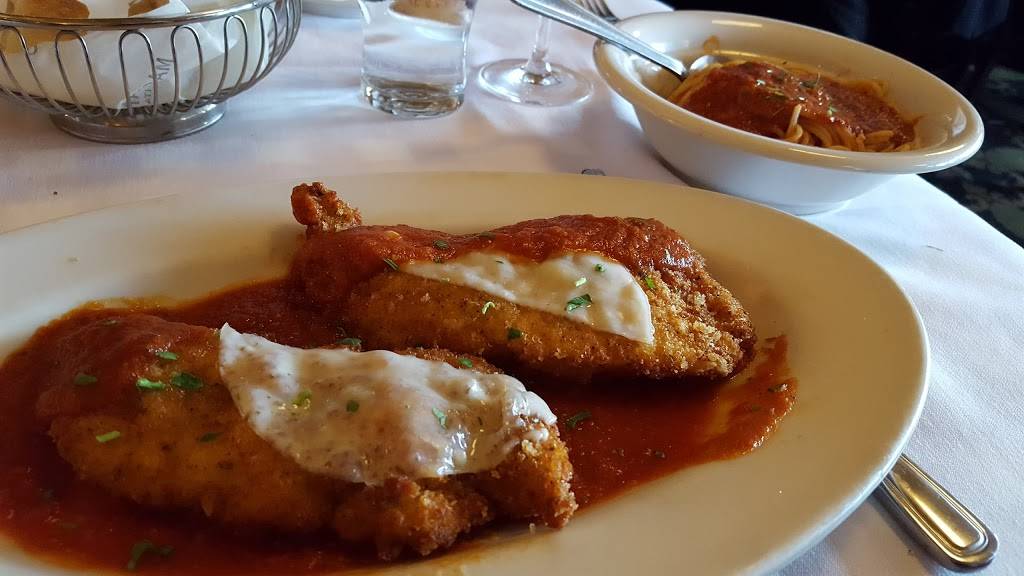 Maggianos Little Italy | restaurant | 7401 S Clinton St, Englewood, CO 80112, USA | 3038581405 OR +1 303-858-1405