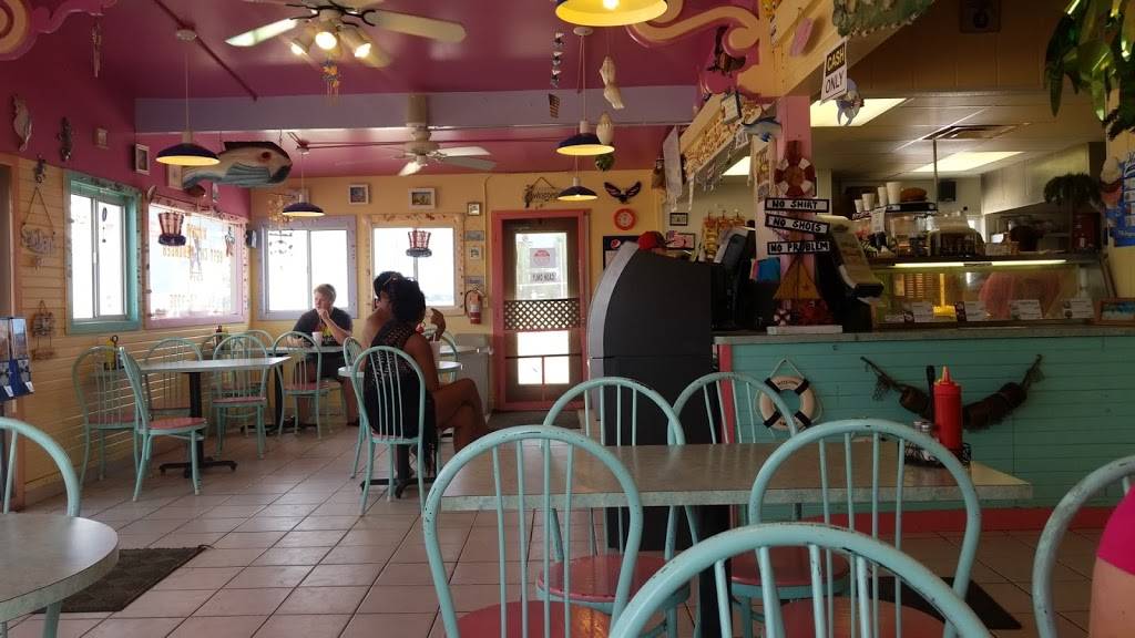 Baywatch On the Beach Grill | restaurant | 6626 Beachway, Caseville, MI 48725, USA | 5868833336 OR +1 586-883-3336