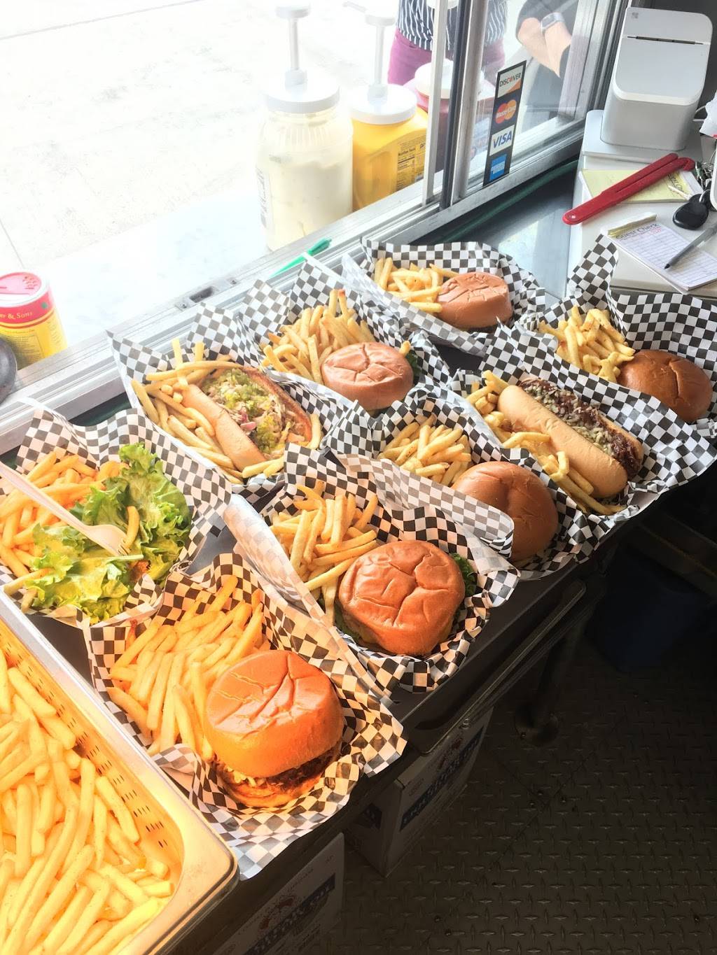 Rouge A Rouxs | restaurant | 10213 W Robert Wilson Rd, Gonzales, LA 70737, USA | 2253043685 OR +1 225-304-3685