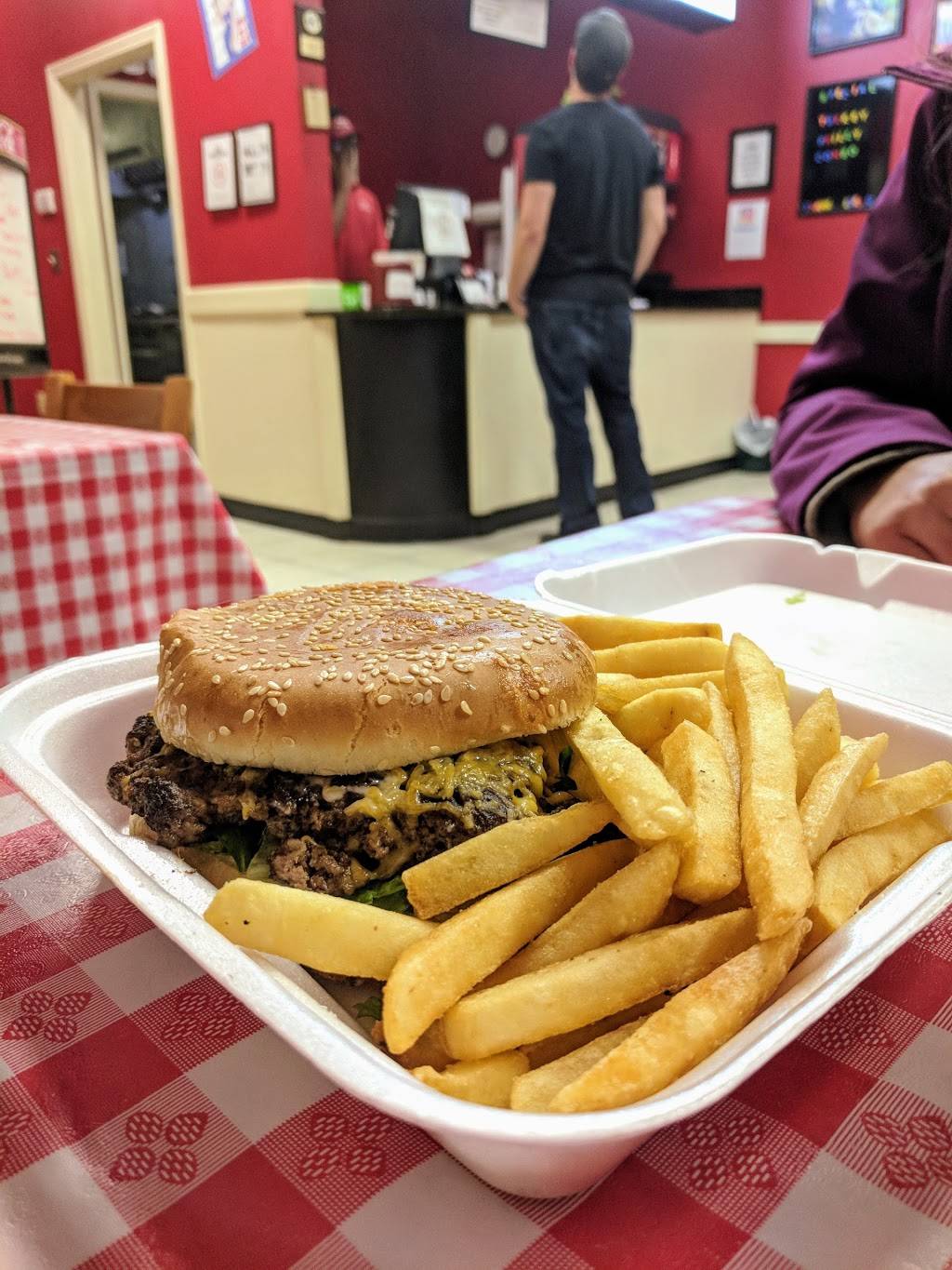 Mikies Big Burger | restaurant | 2013 Jonesboro Rd, McDonough, GA 30253, USA | 7709544306 OR +1 770-954-4306