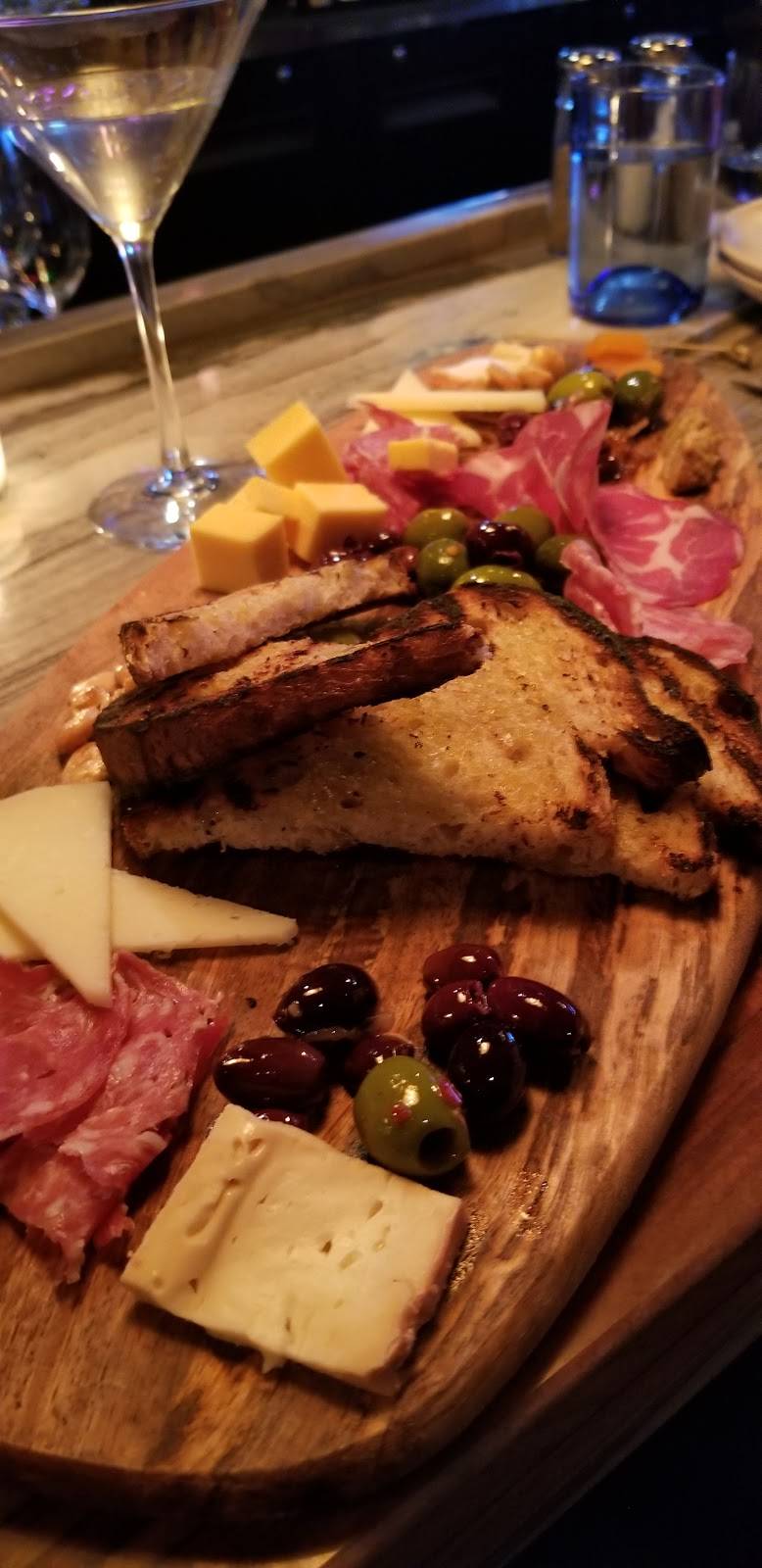 Hush Public House | restaurant | 14202 N Scottsdale Rd #167, Scottsdale, AZ 85254, USA | 4807585172 OR +1 480-758-5172