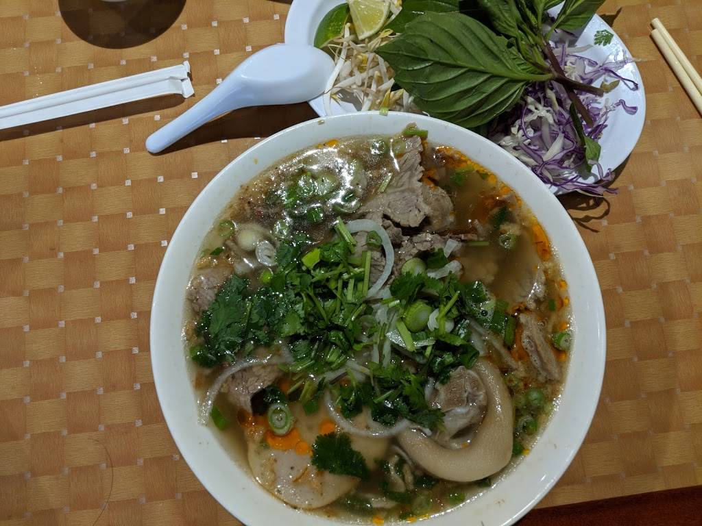 Pho Viet Saigon | restaurant | 18509 N Frederick Ave, Gaithersburg, MD 20879, USA | 3012082088 OR +1 301-208-2088