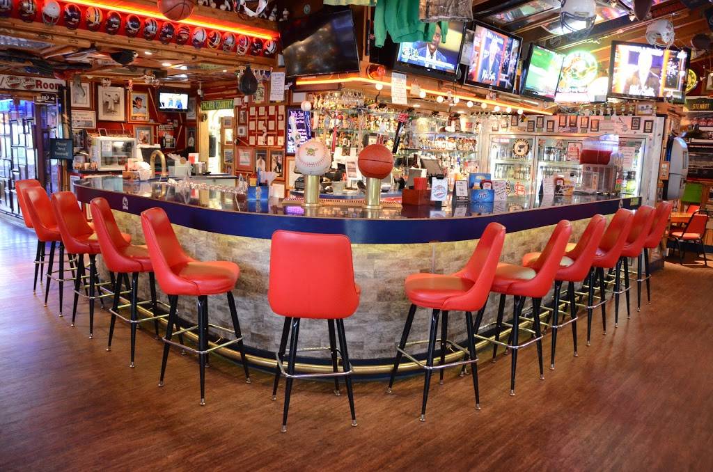 Rookies Food & Spirits | restaurant | 10267 US-14, Mazomanie, WI 53560, USA | 8444647942 OR +1 844-464-7942