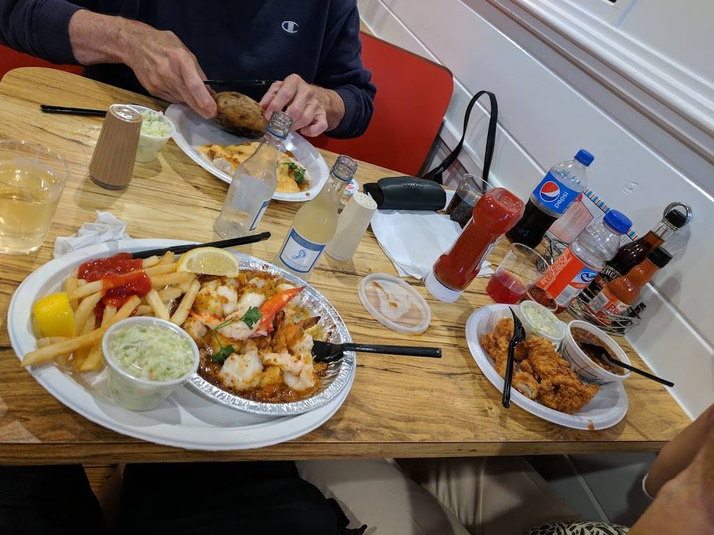 Seafood Sams | restaurant | 356 Palmer Ave, Falmouth, MA 02540, USA | 5085407877 OR +1 508-540-7877
