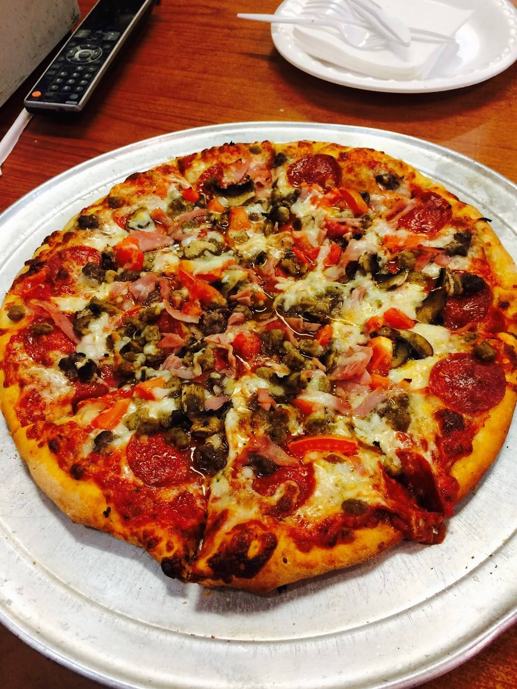 Genova Pizza | restaurant | 4614 Kenmore Ave, Alexandria, VA 22304, USA | 7033708118 OR +1 703-370-8118