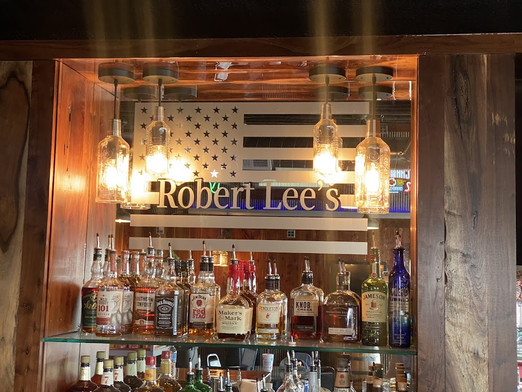 Robert Lees Bar & Grill | restaurant | 255 N Main, New Strawn, KS 66839, USA | 6203641415 OR +1 620-364-1415