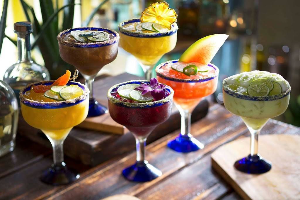 Chihuahuas Mexican Restaurant & Cantina | restaurant | 101 N Lincoln Dr, Troy, MO 63379, USA | 6364622951 OR +1 636-462-2951