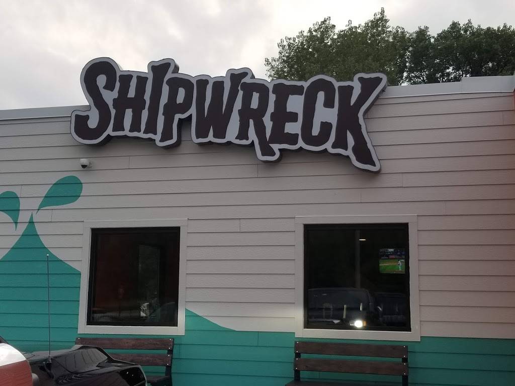 Shipwreck Bar & Grill | restaurant | 840 S Broad St, Griffith, IN 46319, USA | 2195138342 OR +1 219-513-8342