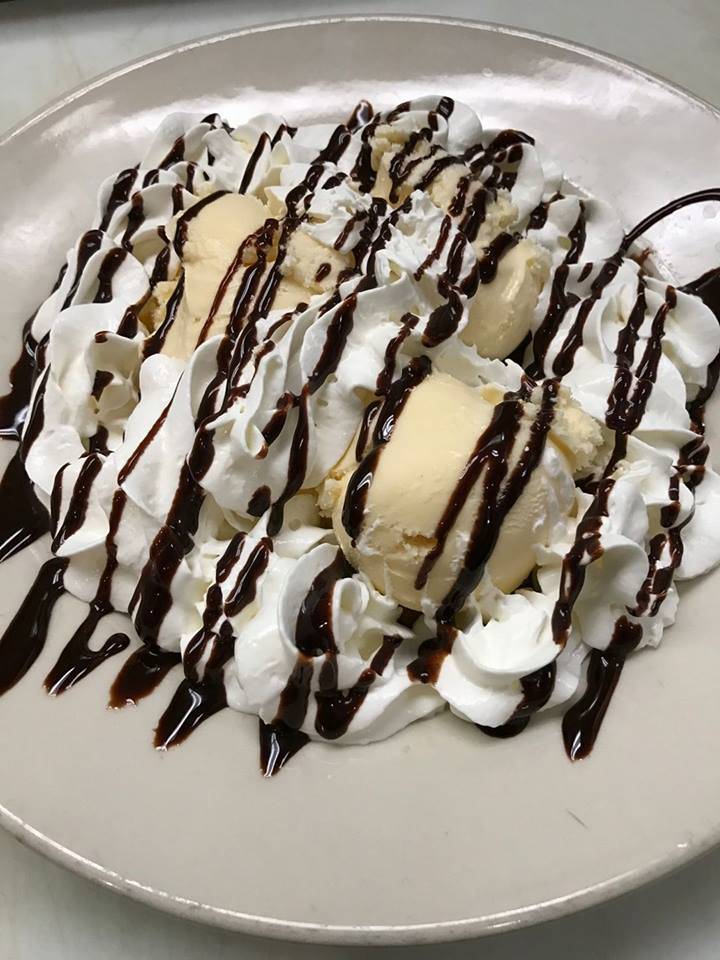 Charlie Foxs Pizzeria & Eatery | meal delivery | 3341 W Main St, St. Charles, IL 60175, USA | 6304438888 OR +1 630-443-8888