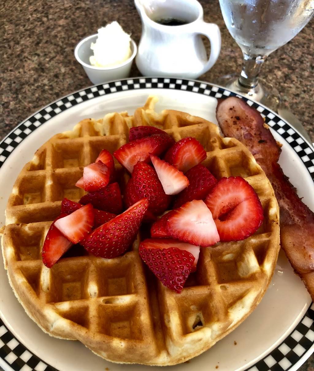 Vally Medlyns | restaurant | 330 Hartz Ave, Danville, CA 94526, USA | 9255526449 OR +1 925-552-6449