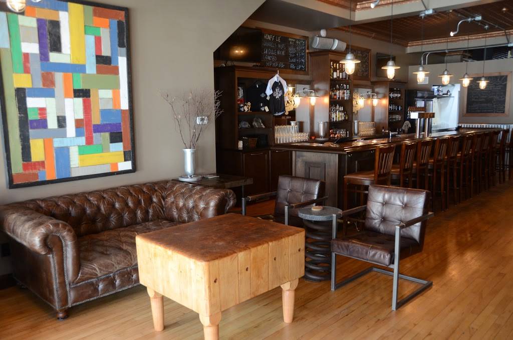 Geneseo Brewing Co. | restaurant | 102 S State St, Geneseo, IL 61254, USA | 3099451422 OR +1 309-945-1422