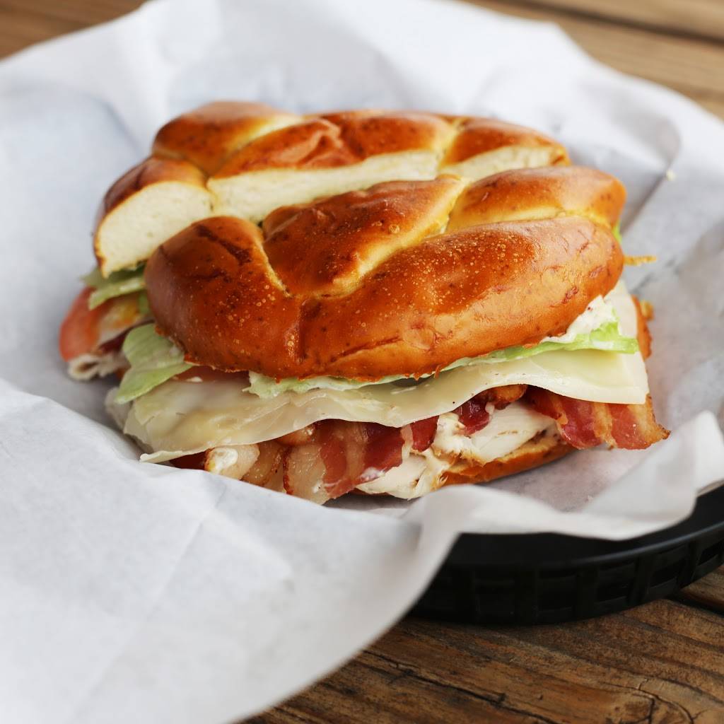 Edwards Ham Shop of Surry | meal takeaway | 11381 Rolfe Hwy, Surry, VA 23883, USA | 7572943688 OR +1 757-294-3688