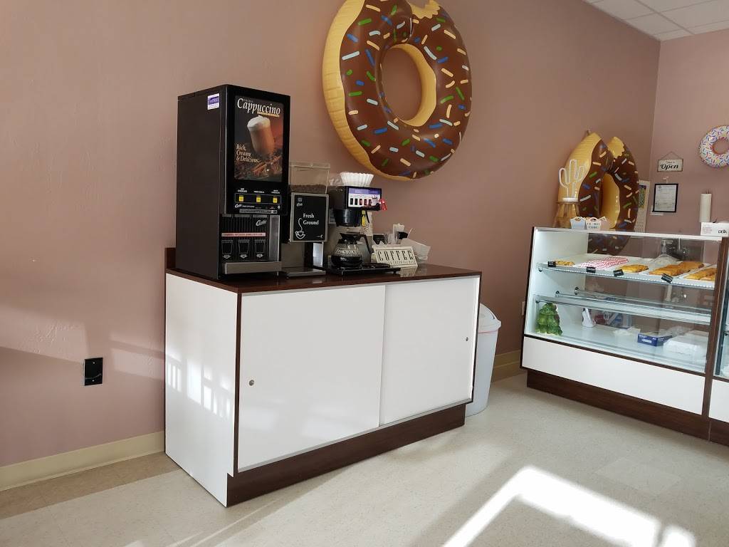 Yummy Donuts | bakery | 1701 S Mustang Rd, Yukon, OK 73099, USA | 4055776929 OR +1 405-577-6929