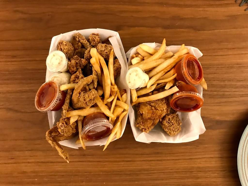 Harolds Chicken #88 | restaurant | 124 E 35th St, Chicago, IL 60616, USA | 3128775350 OR +1 312-877-5350