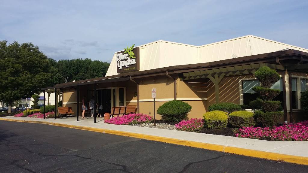 Olive Garden Italian Restaurant | meal takeaway | 202 Laurel Oak Rd, Voorhees Township, NJ 08043, USA | 8567846600 OR +1 856-784-6600