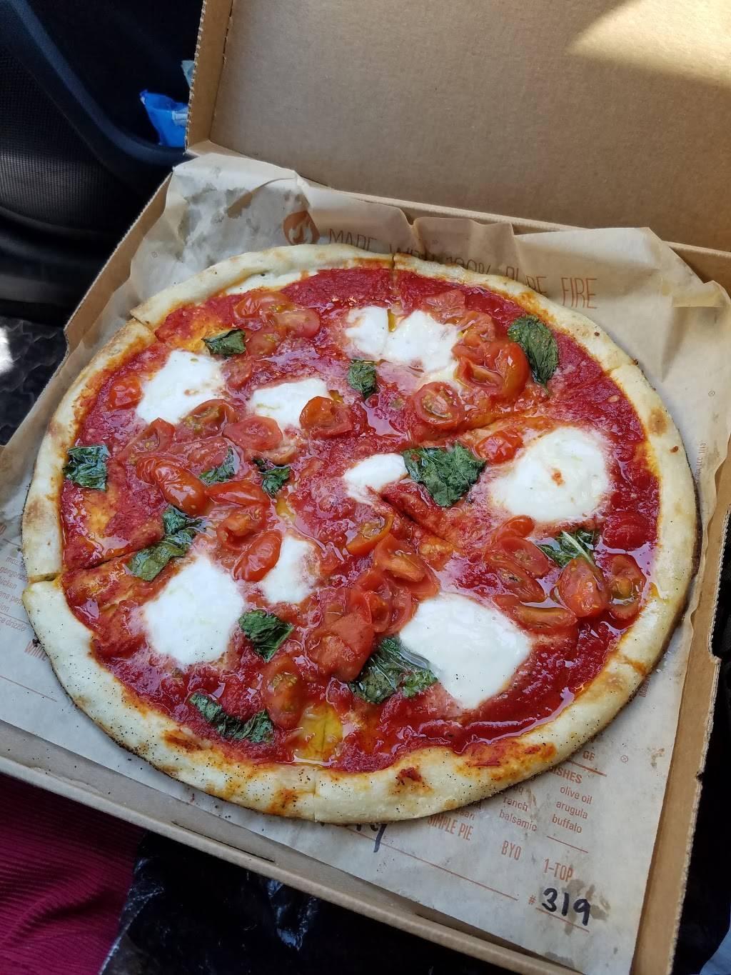 Blaze Pizza | meal takeaway | 32240 Temecula Pkwy, Temecula, CA 92592, USA | 9517893202 OR +1 951-789-3202