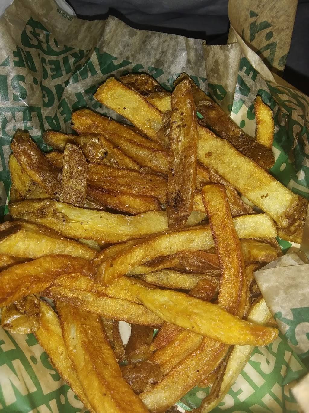 Wingstop | restaurant | 5125 Chambers Rd c, Denver, CO 80239, USA | 3035769479 OR +1 303-576-9479