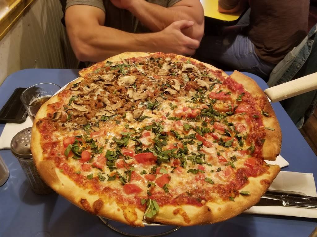 Za Pizza | restaurant | 1919 Hyde St, San Francisco, CA 94109, USA | 4157713100 OR +1 415-771-3100