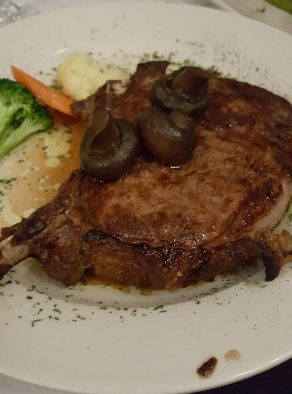 Chop House On Wicker | restaurant | 10808 Wicker Ave, St John, IN 46373, USA | 2193655041 OR +1 219-365-5041