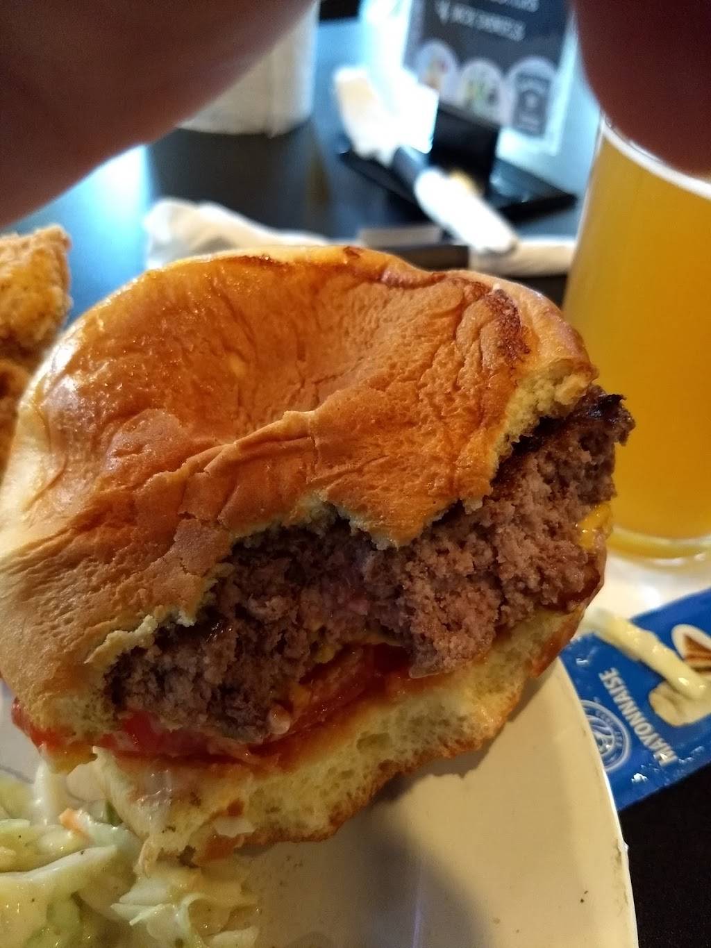 Carolina Tavern | restaurant | 521 By-pass 72 Northwest, Greenwood, SC 29649, USA | 8645380538 OR +1 864-538-0538