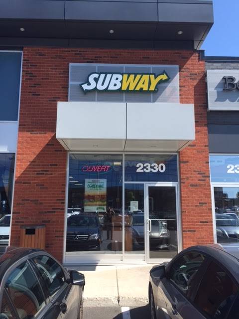 Subway | restaurant | 2330 Chemin Lucerne, Mont-Royal, QC H3R 2J8, Canada | 5147333434 OR +1 514-733-3434