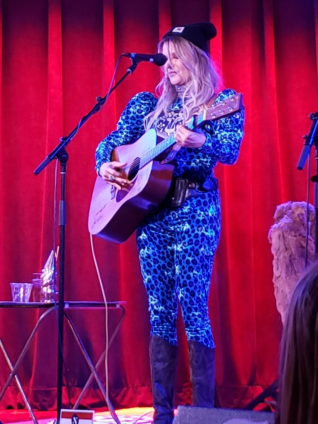 Hey Nonny Live Music + Local Kitchen | restaurant | 10 S Vail Ave, Arlington Heights, IL 60005, USA | 2242020750 OR +1 224-202-0750