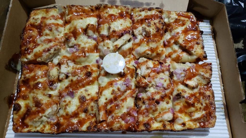 Papas Pizza & BBQ | restaurant | 2697 W Grand Blvd, Detroit, MI 48208, USA | 3138755555 OR +1 313-875-5555