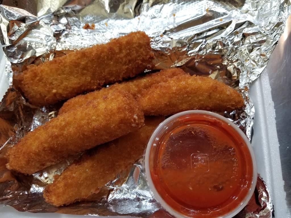 Carls Pizza Kitchen | restaurant | 9 South Ave, Webster, NY 14580, USA | 5852361819 OR +1 585-236-1819