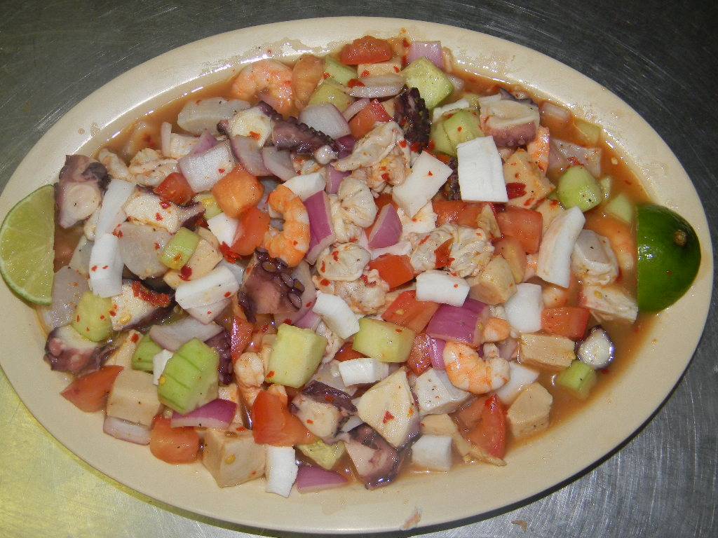 Mariscos El Paisa | restaurant | 9511 Sierra Ave, Fontana, CA 92335, USA | 9098232399 OR +1 909-823-2399