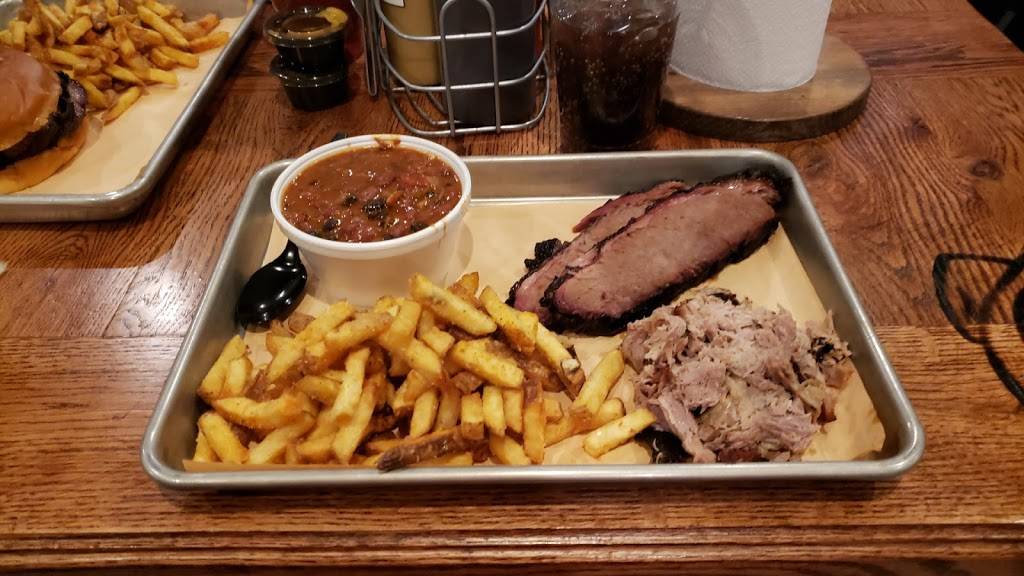 Dukes BBQ Shack | restaurant | 100 Ash St, Wentzville, MO 63385, USA | 6368569227 OR +1 636-856-9227