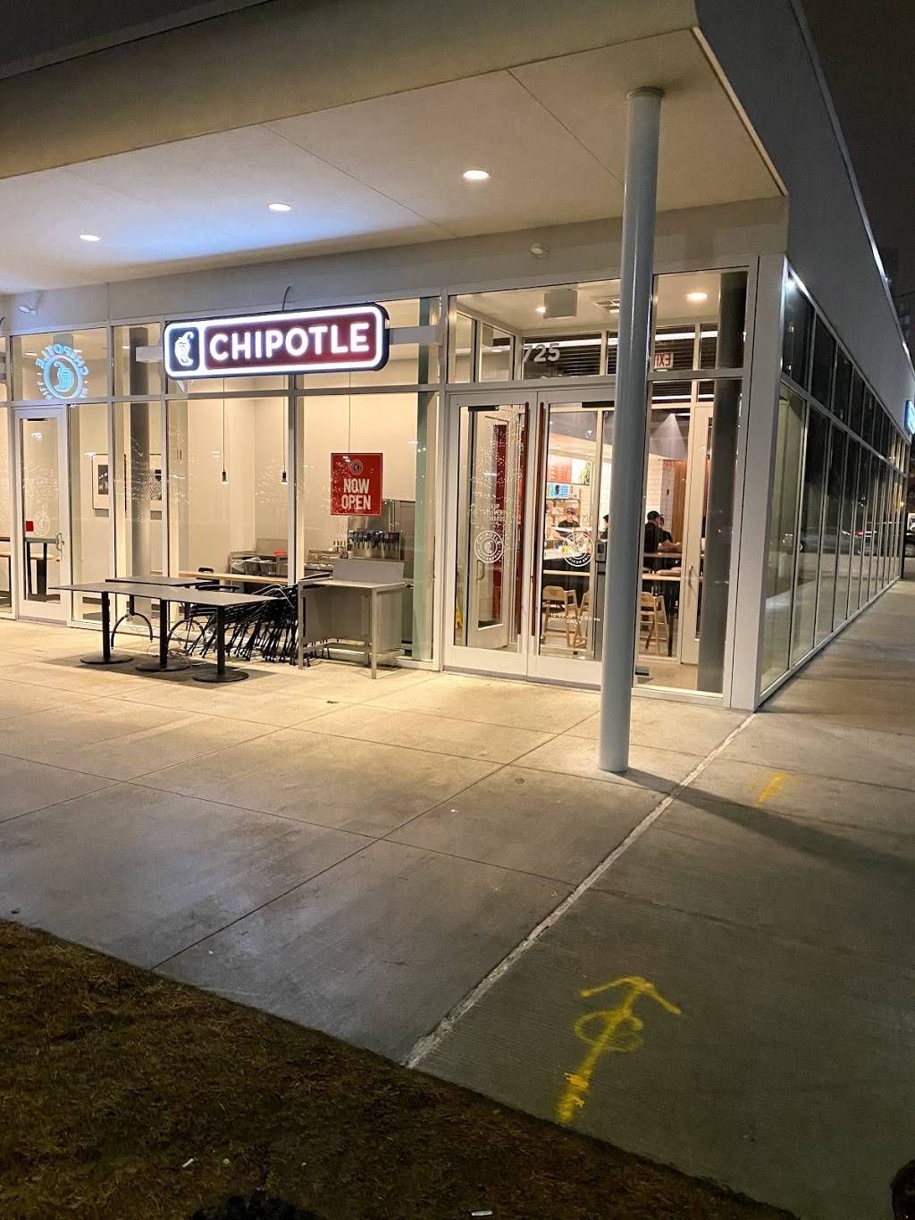 Chipotle Mexican Grill | restaurant | 725 S Seeley Ave, Chicago, IL 60612, USA | 3123240454 OR +1 312-324-0454