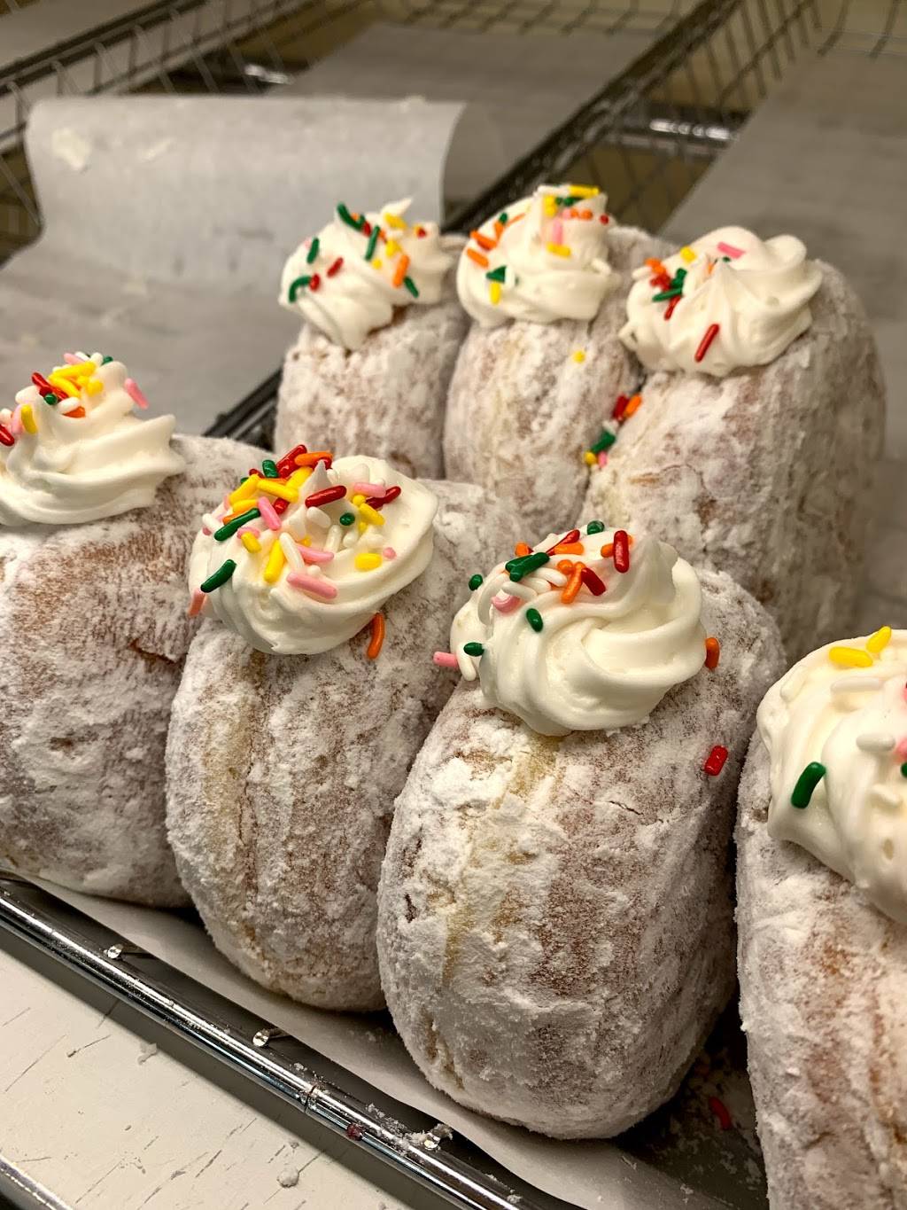 Honey Dew Donuts | bakery | 470 Meridian St, East Boston, MA 02128, USA | 7813978200 OR +1 781-397-8200