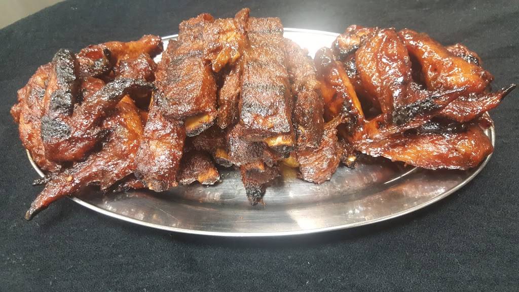 Rochester’s Barbecue and Grill | restaurant | 130 N White Horse Pike, Lawnside, NJ 08045, USA | 8565477427 OR +1 856-547-7427