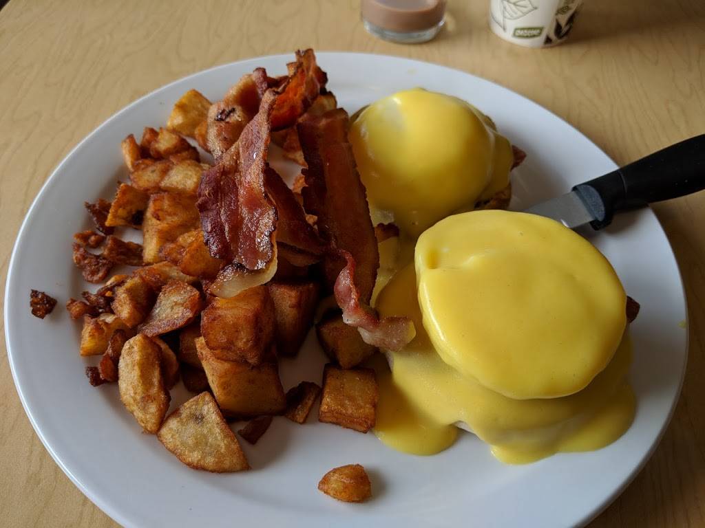 Norms Restaurant | restaurant | 198 10th St, Hanover, ON N4N 1N7, Canada | 5193641380 OR +1 519-364-1380