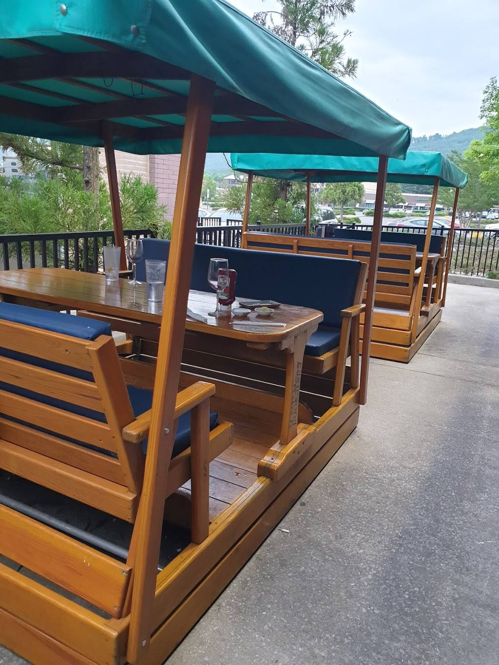 Baumhowers Victory Grille | restaurant | 1001 Doug Baker Blvd #112, Birmingham, AL 35242, USA | 2059955151 OR +1 205-995-5151