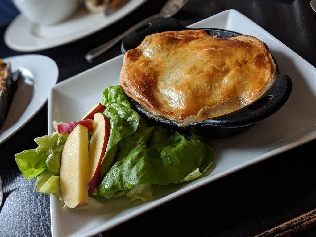 The Q Restaurant & Bar | restaurant | 3900 Bel Aire Plaza D, Napa, CA 94558, USA | 7072246600 OR +1 707-224-6600