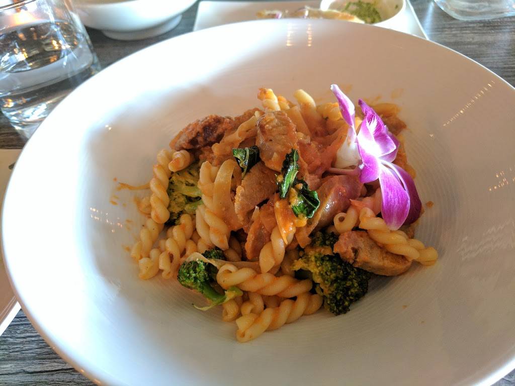 Farm & Vine American Bistro | restaurant | 248 Lorton Ave, Burlingame, CA 94010, USA | 6504457256 OR +1 650-445-7256