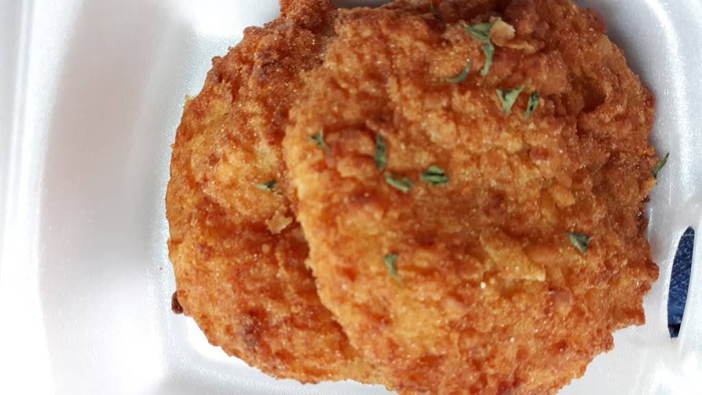 Hidden Treasure Tiki Bar & Grill | restaurant | 5993 S Ridgewood Ave, Port Orange, FL 32127, USA | 3867569565 OR +1 386-756-9565