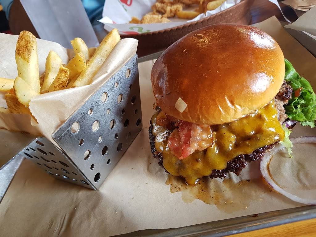 Chilis Grill & Bar | Open for Dine-In, Delivery and Takeout | restaurant | 8696 NW 13th Terrace, Miami, FL 33126, USA | 3054718178 OR +1 305-471-8178