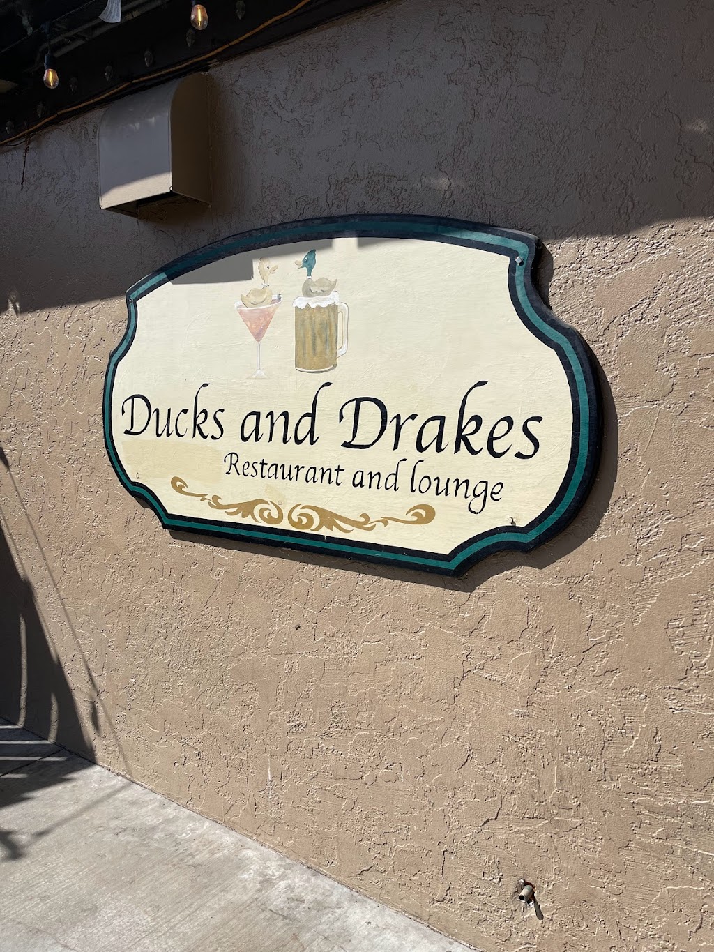 Ducks and Drakes | night club | 221 8th St, Leavenworth, WA 98826, USA | 5094709824 OR +1 509-470-9824